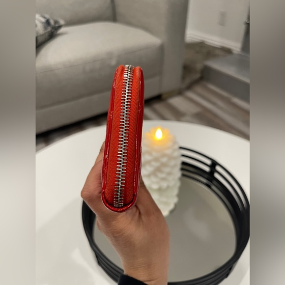 Pre Loved CHANEL  Matelasse Long Wallet Patent leather Red Tone CC - Picture 6 of 16